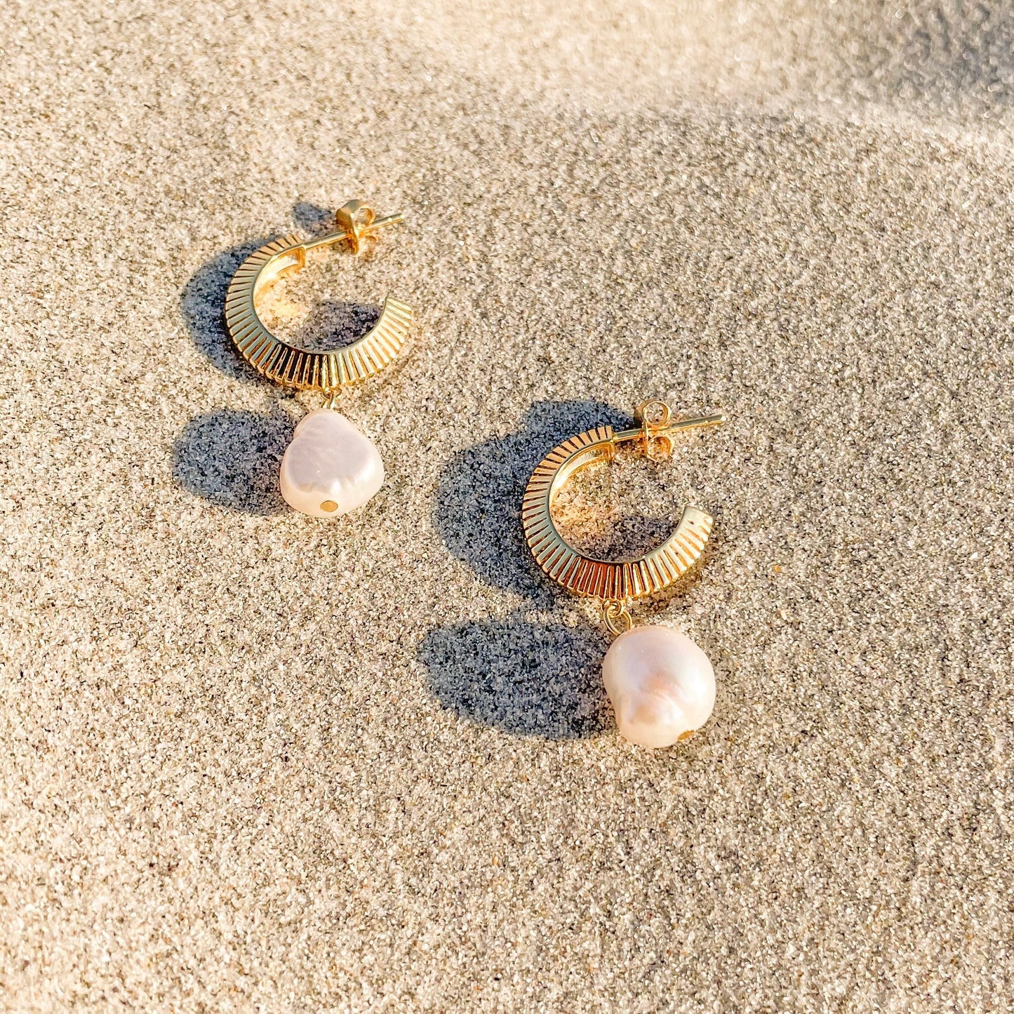 Aada Pearl Earrings - Gold